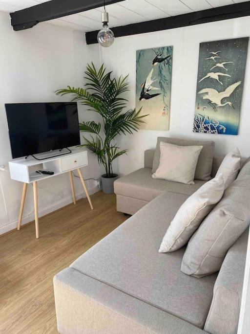 New Renovated Beach Front Cottage Маузхол Экстерьер фото